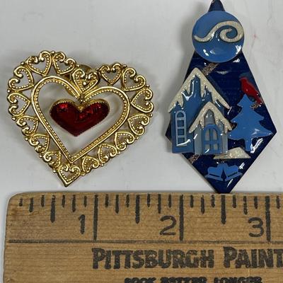 Vintage Brooch Pin Fashion Jewelry Holidays Whimsical Assorted