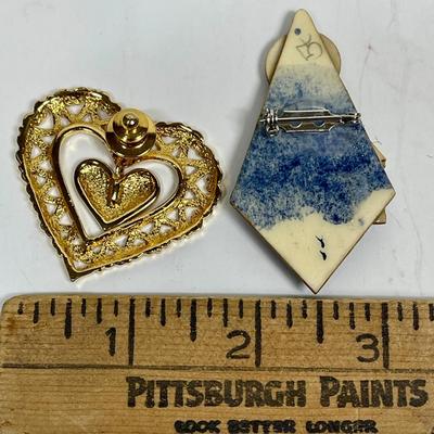 Vintage Brooch Pin Fashion Jewelry Holidays Whimsical Assorted
