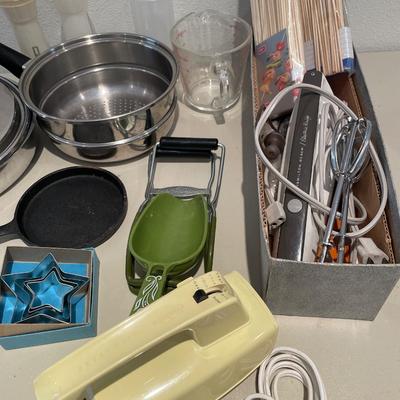 Bet pans, hand mixer, cutting boards