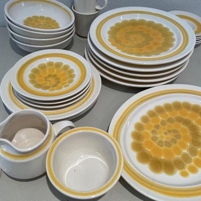 Franciscan earthenware Sundance & Gibson set