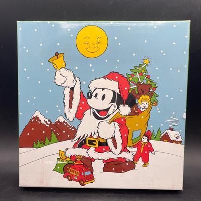 Disney 1991 Collectible Christmas Plate - Mickey as Santa