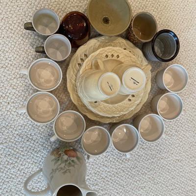 Marketplace set & Pfaltzgraff cups