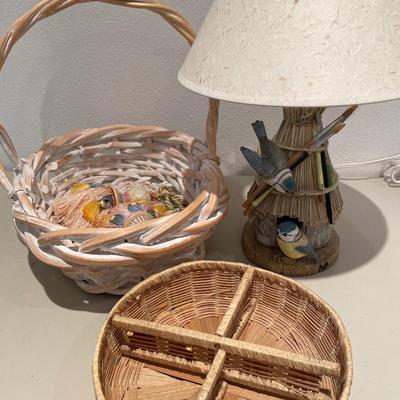 Bird lamp with wicker baskets