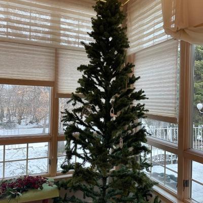 10’ Christmas tree