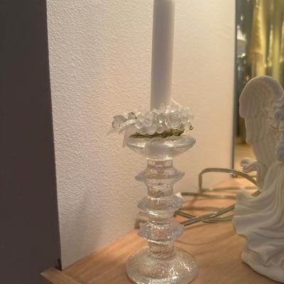Angel decor with candle holders and lamp