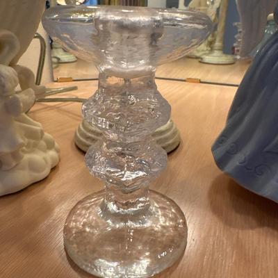Angel decor with candle holders and lamp