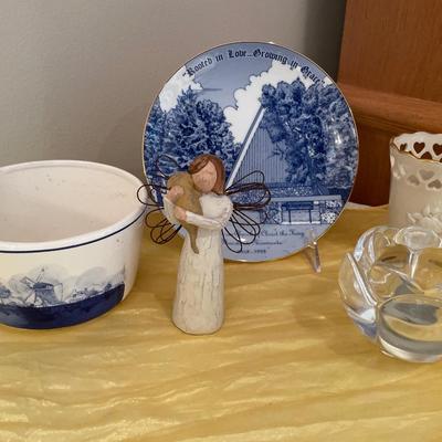 Blue and cream decor
