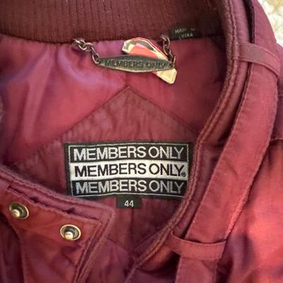 4 men’s coats size 44 or large