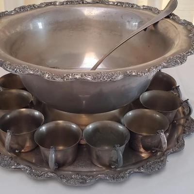 TOWLE Silver Plated Punch Bowl Set w/ 12 cups and ladle