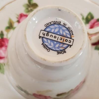 5 Vintage tea cups in delightful designs