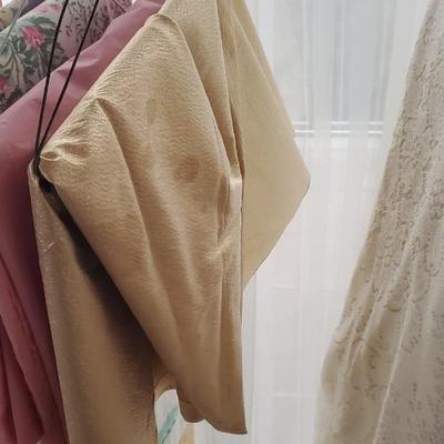 Entire Rack of Table Linens