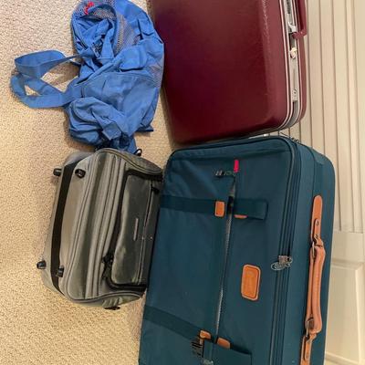 Samsonite and Ricardo luggage with two duffel bags