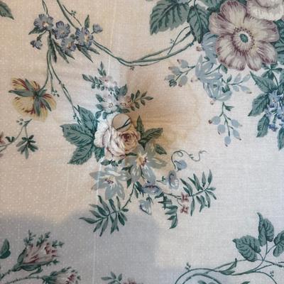 Flower pattern padded bench