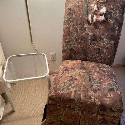 Safari themed padded chair with white table