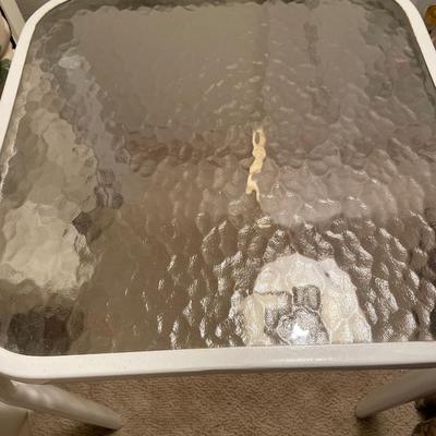 Safari themed padded chair with white table