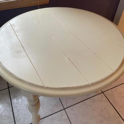 Round cream table