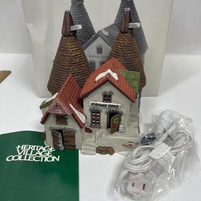 Dept 56 Dickens Village Series BISHOPS OAST HOUSE 55670