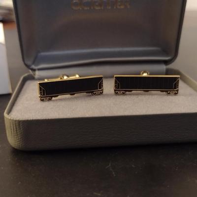 Octanner Train Design 1/5 10 K Gold Cuff Links