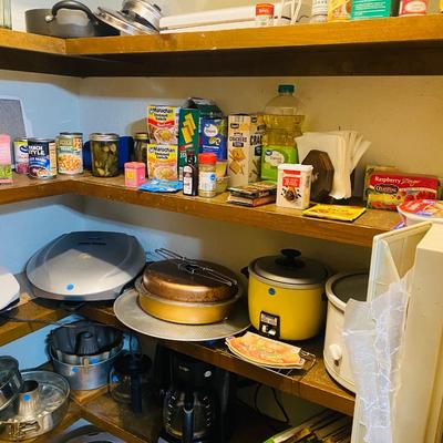 Lot 7: Kitchen Pantry Selection