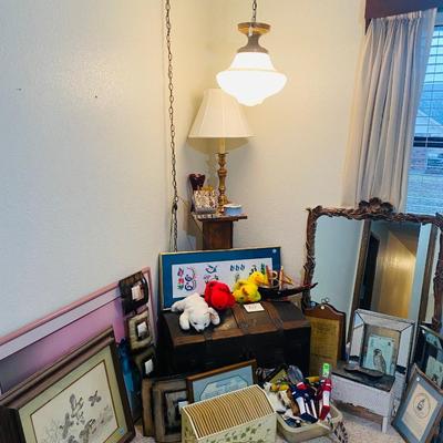 Lot 10: Lamp, Home Decor & More