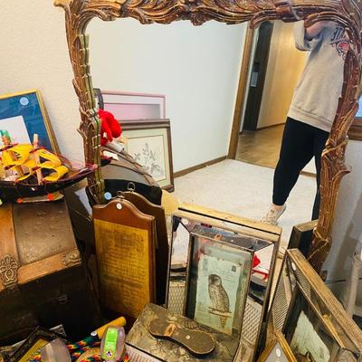 Lot 10: Lamp, Home Decor & More