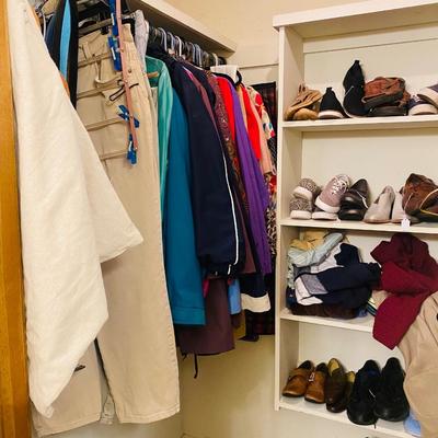 Lot 14: Clothing & Bathroom Selection