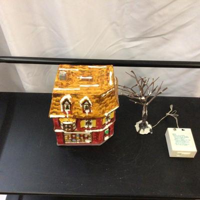Dept 56 Corner Store 1982 With Lighted Tree
