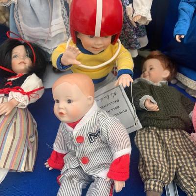 Contemporary Dolls Lot