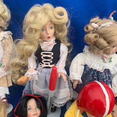 Contemporary Dolls Lot