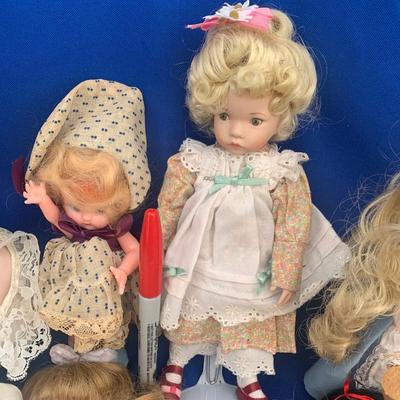 Contemporary Dolls Lot