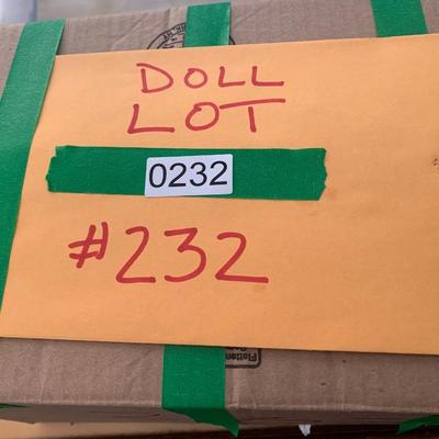 Contemporary Dolls Lot