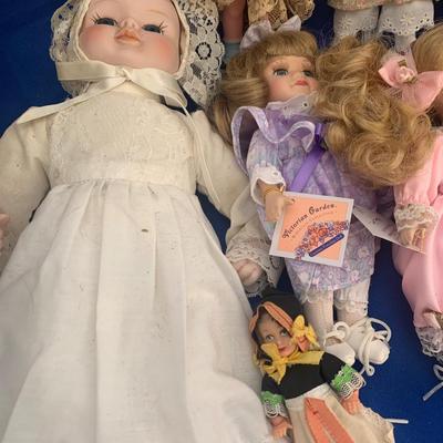 Contemporary Dolls Lot
