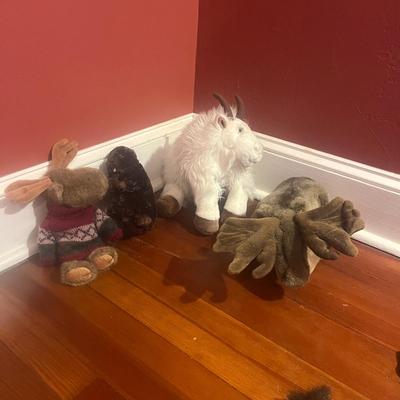 Collection of Stuffed Animals (B2-MG)