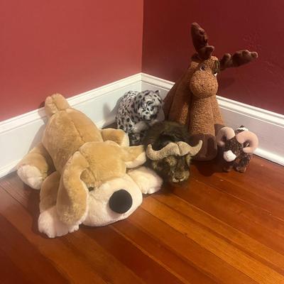 Collection of Stuffed Animals (B2-MG)