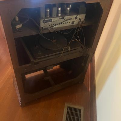 Philco Radio & Phonograph (E-MG)