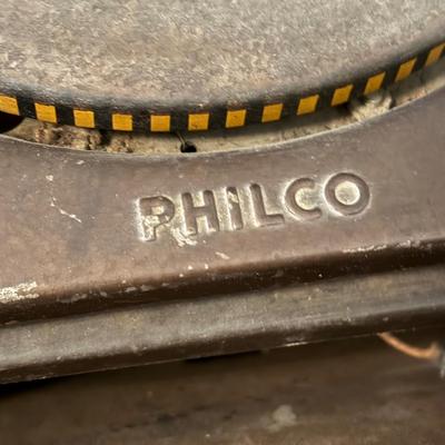 Philco Radio & Phonograph (E-MG)