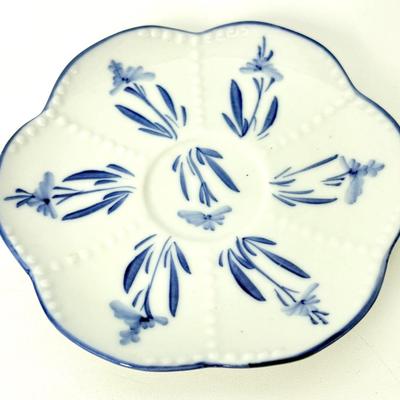 Lot of 5 Blue and White Dishes