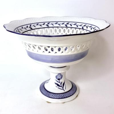 Lot of 5 Blue and White Dishes