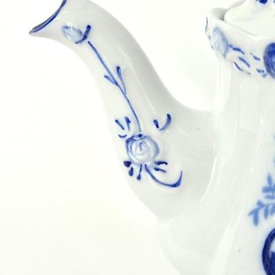 Lot of 5 Blue and White Dishes