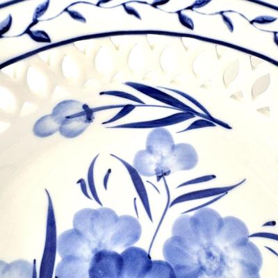 Lot of 5 Blue and White Dishes