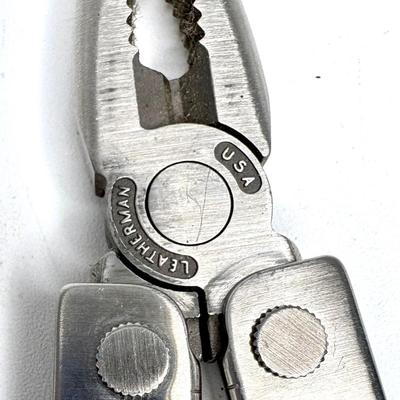 Lot of 7 Pocket Knives + Knife Sharpener