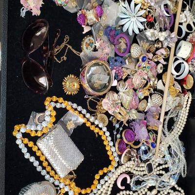 Sale Photo Thumbnail #178: All items as shown.  Vintage costume jewelry