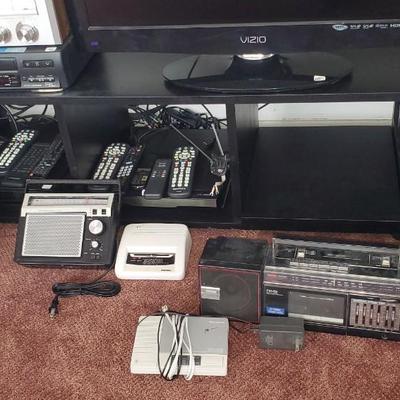 Large Lot, Electronics Lot, TV radios, interesting and vintage