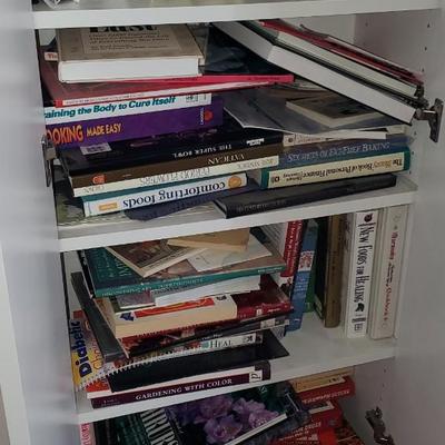 Huge Lol: Books, Media DVDs etc. Including small shelf
