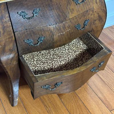 LOT 218: Vintage 3 Drawer Dresser w/ Vase & Faux Flowers