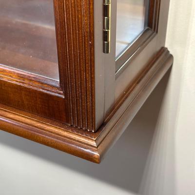 LOT 226: Vintage Howard Miller Hanging Display Case