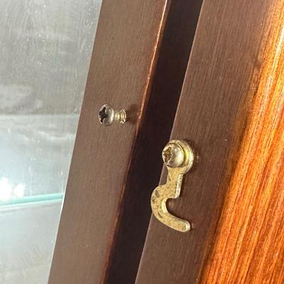 LOT 226: Vintage Howard Miller Hanging Display Case