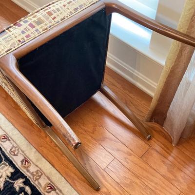 LOT 244: Vintage Double Pedestal Dining Room Table with Two Leafs, Table Pads and Six Upholstered Chairs