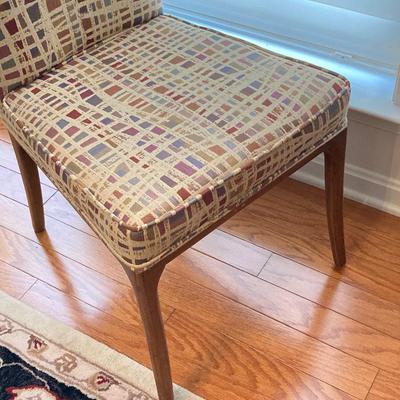 LOT 244: Vintage Double Pedestal Dining Room Table with Two Leafs, Table Pads and Six Upholstered Chairs