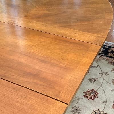 LOT 244: Vintage Double Pedestal Dining Room Table with Two Leafs, Table Pads and Six Upholstered Chairs